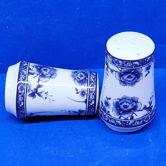 Baum Brothers Formalities Blue Rose Salt & pepper Shaker Set - Picture 3 of 6
